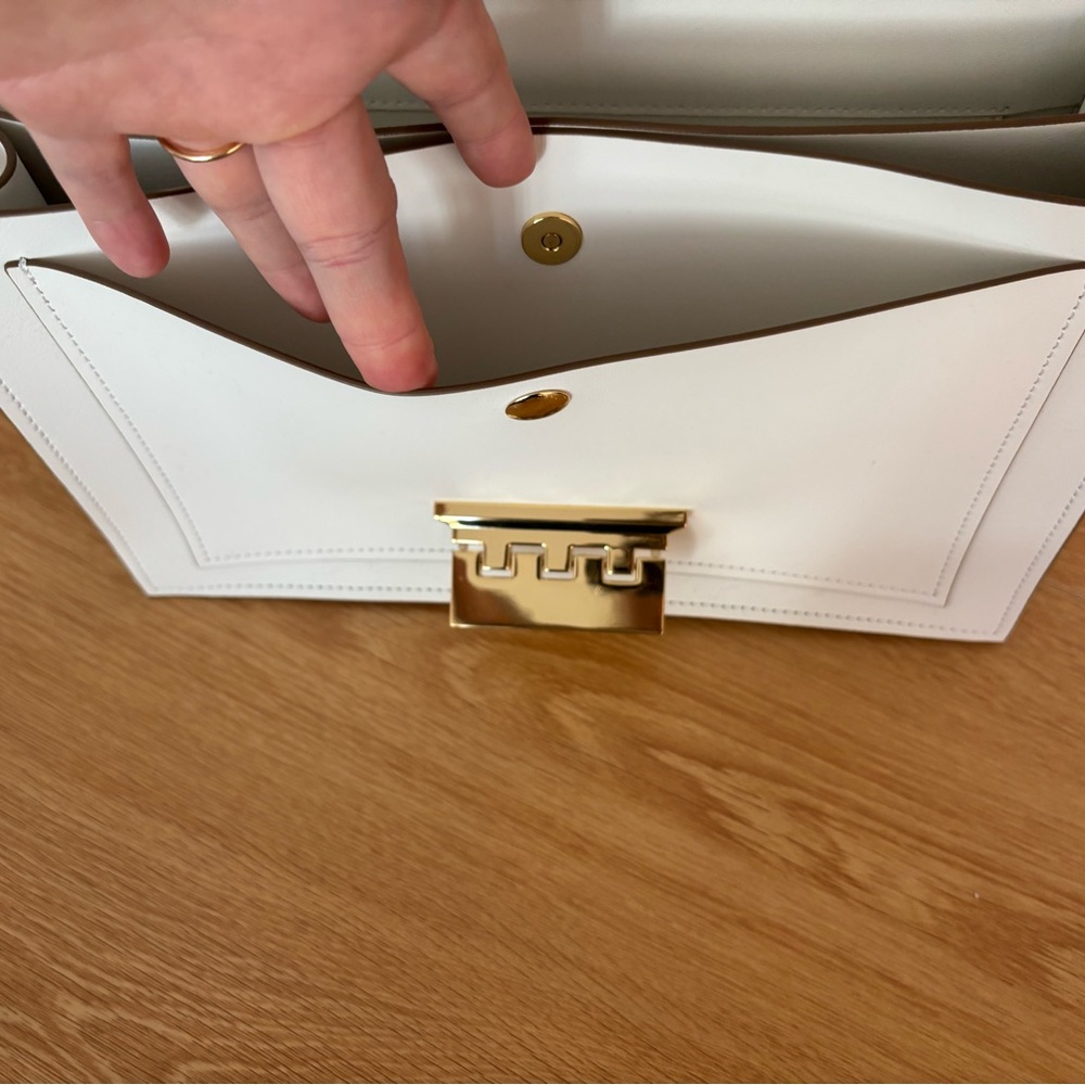 Zac Posen White Leather Shoulder Bag with Gold Floral Studs and Pearl Centers - Picture 7 of 11